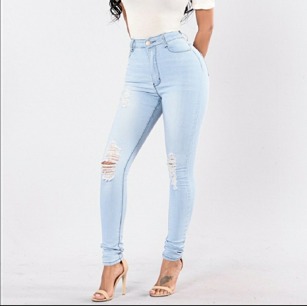 Fashion nova highwaisted jeans